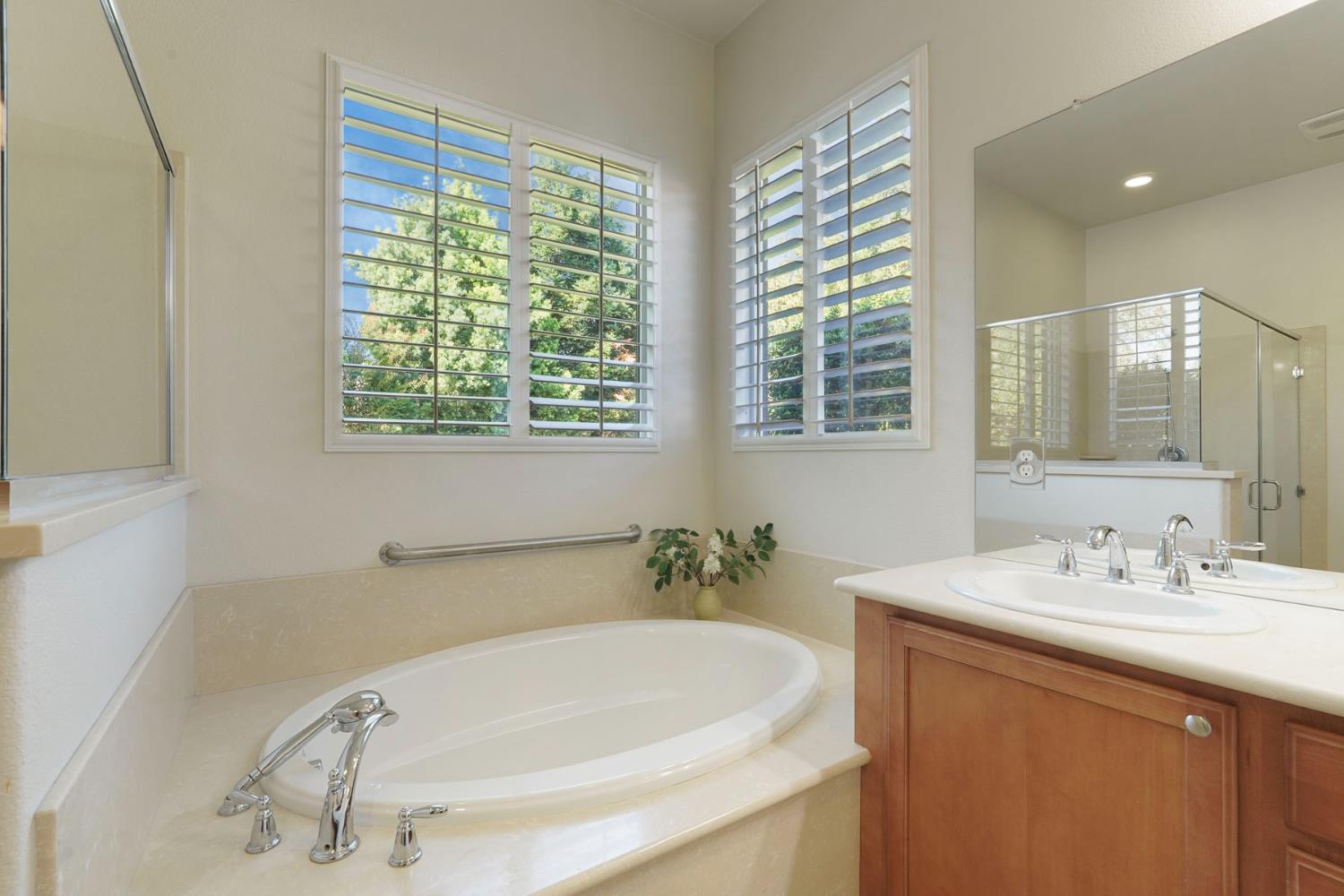 2159 Knollwood Ct, Manteca, CA 95336