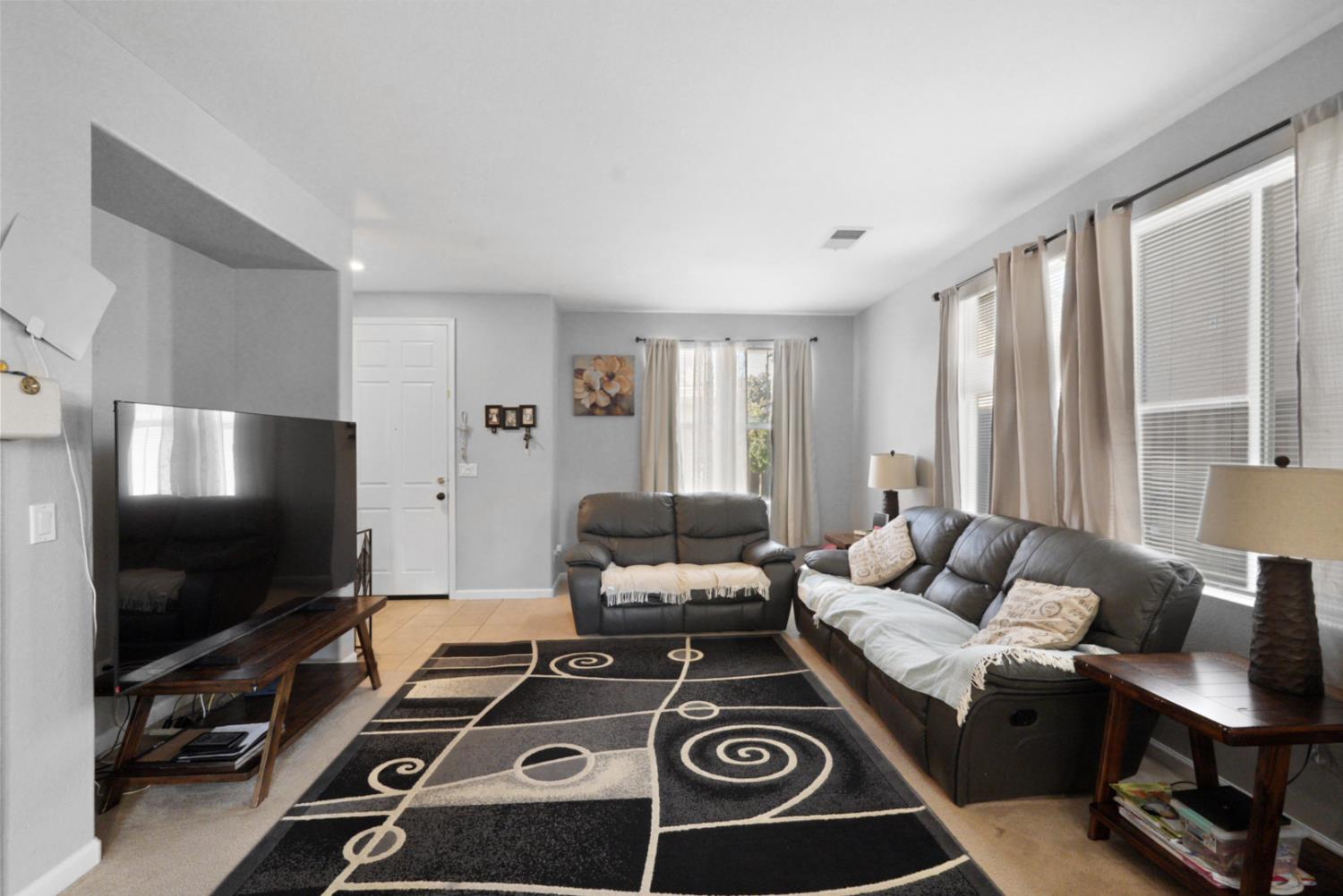 5305 Cottage Cove Dr, Riverbank, CA 95367