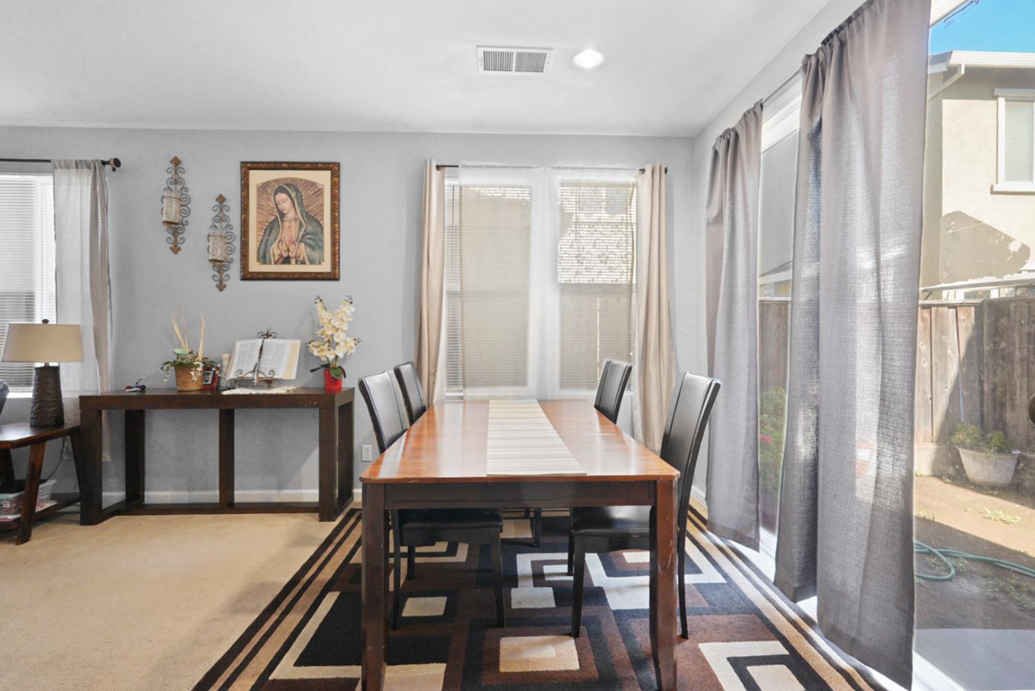 5305 Cottage Cove Dr, Riverbank, CA 95367