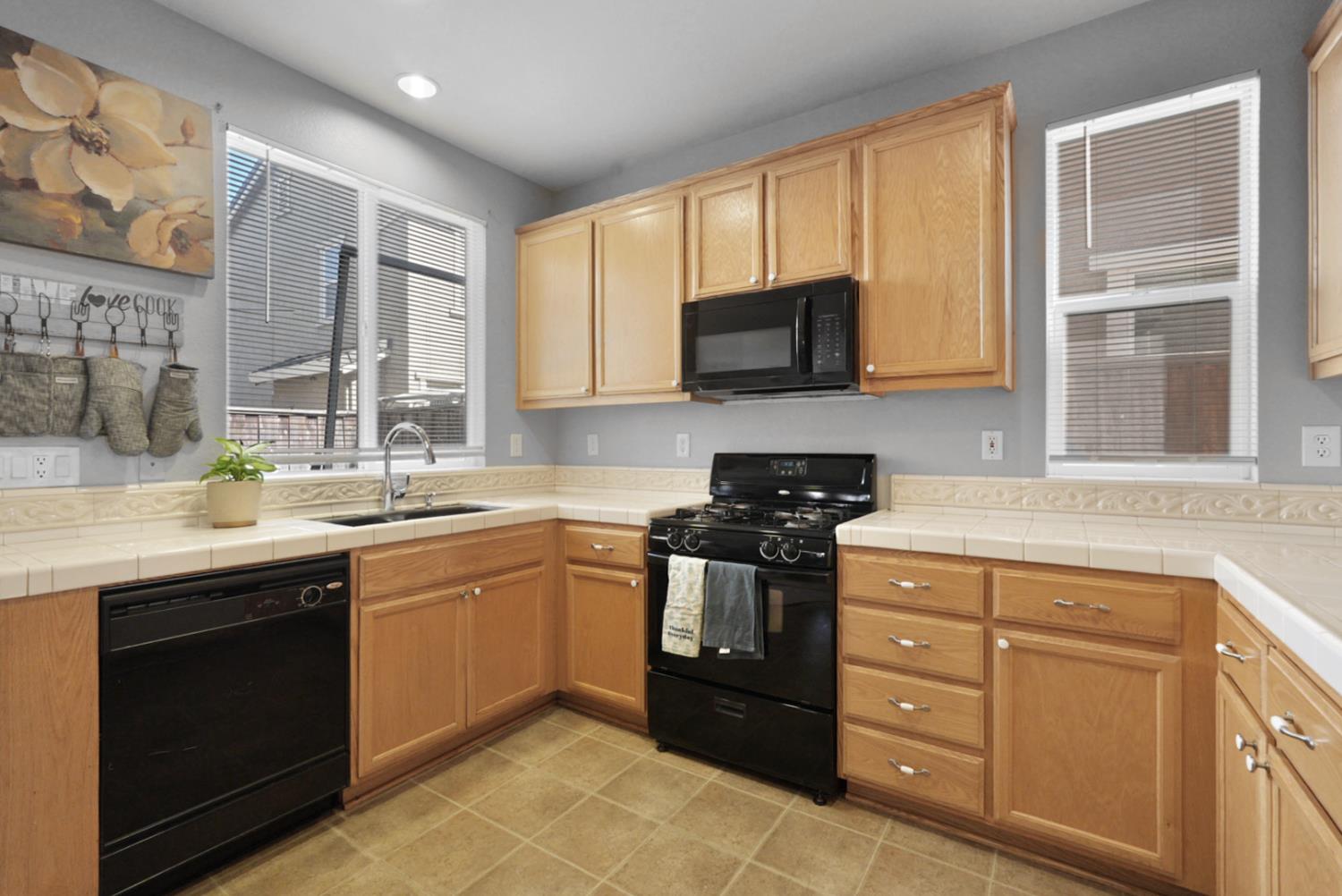 5305 Cottage Cove Dr, Riverbank, CA 95367