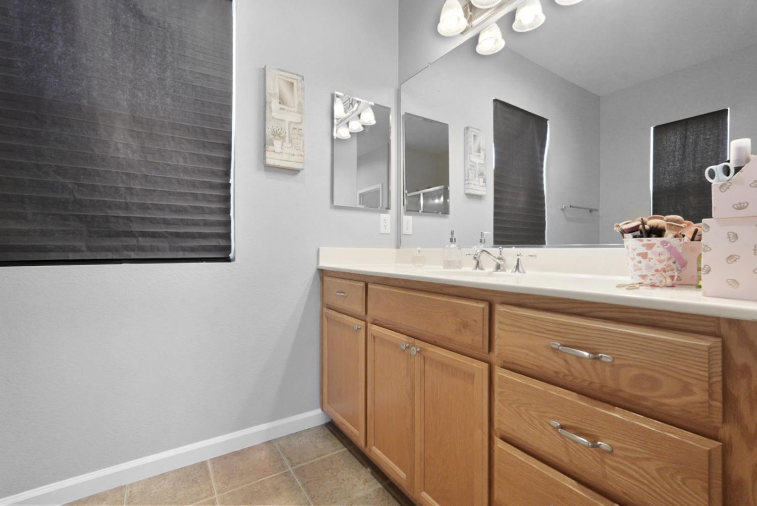 5305 Cottage Cove Dr, Riverbank, CA 95367