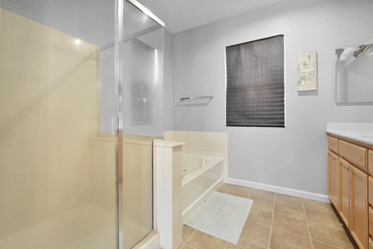 5305 Cottage Cove Dr, Riverbank, CA 95367