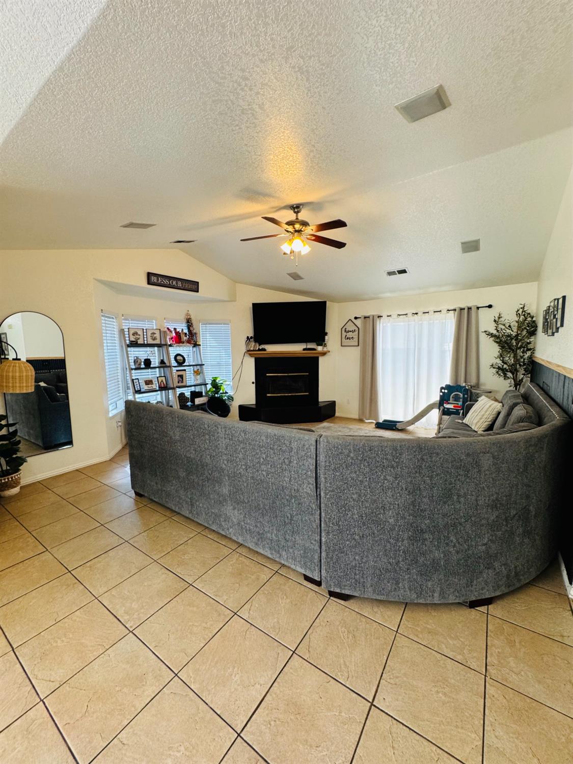 900 W Canal Dr #100, Turlock, CA 95380