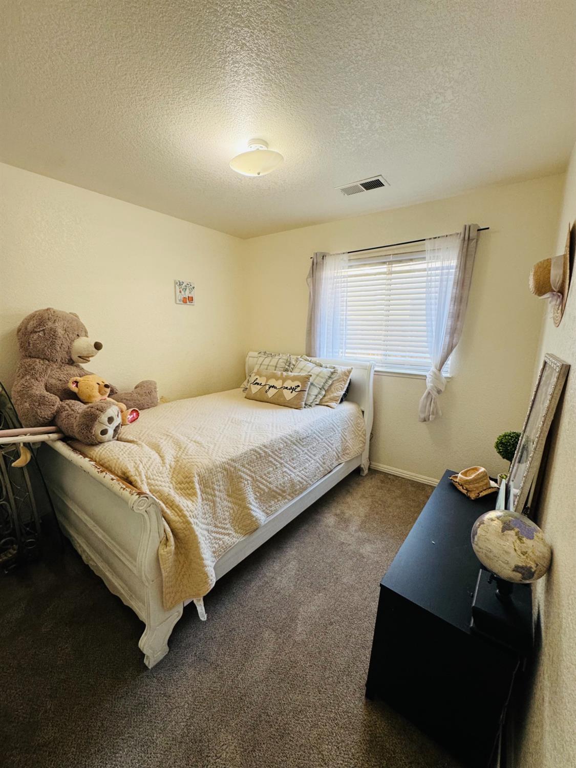 900 W Canal Dr #100, Turlock, CA 95380