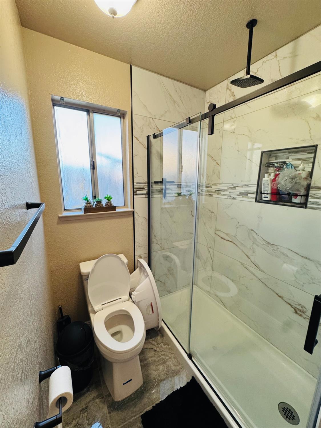 900 W Canal Dr #100, Turlock, CA 95380