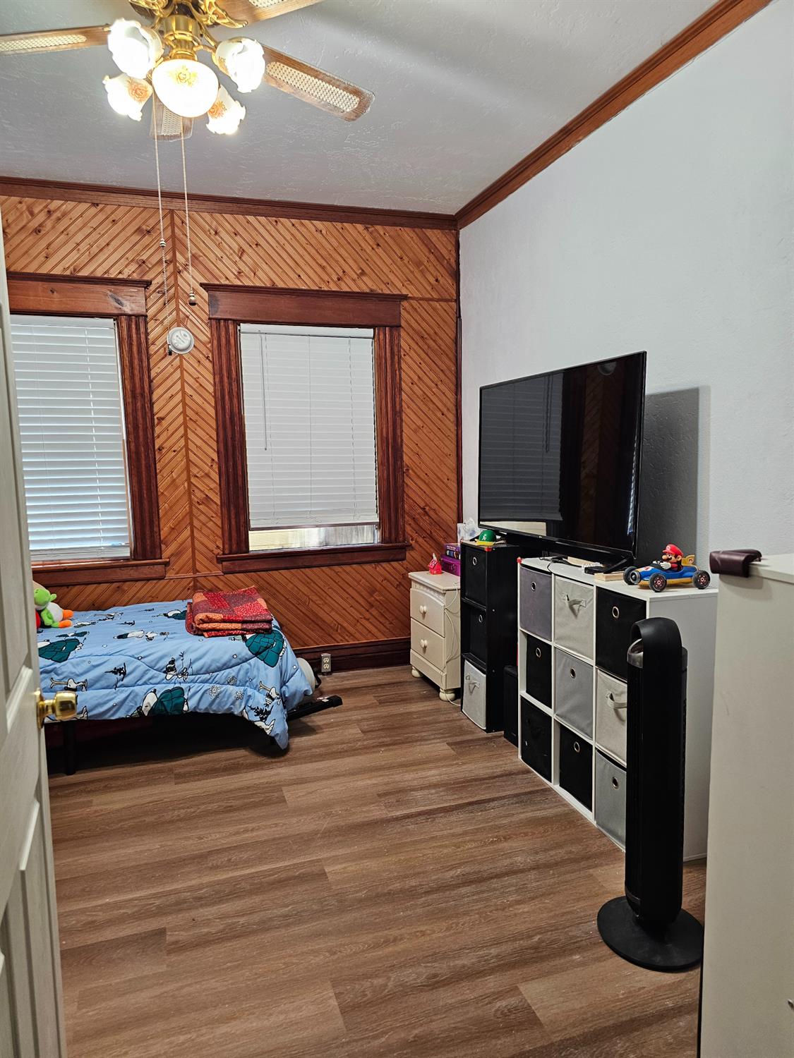 411 J St, Los Banos, CA 93635