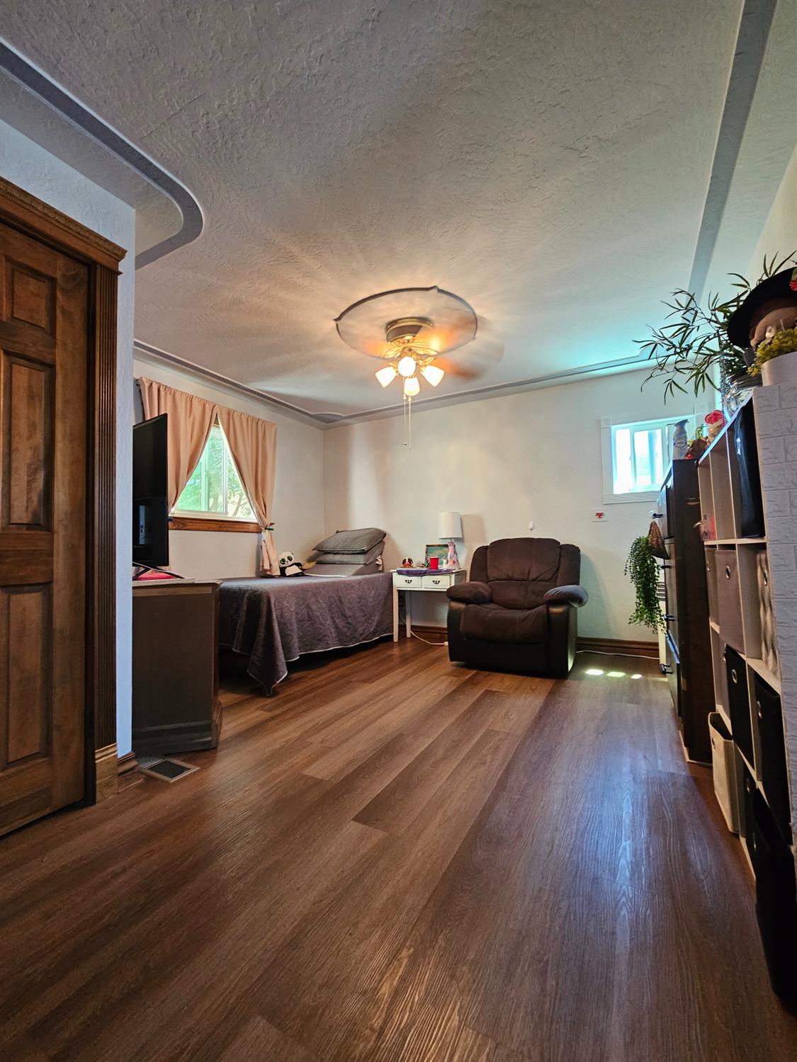 411 J St, Los Banos, CA 93635