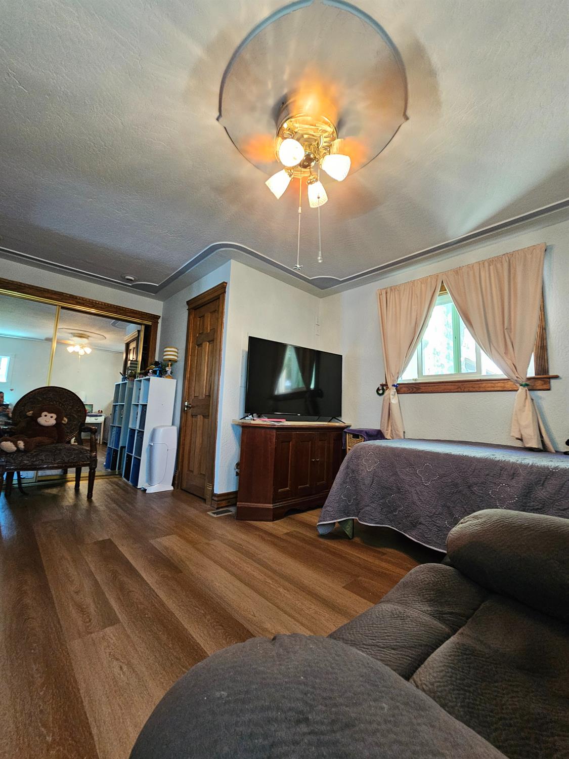 411 J St, Los Banos, CA 93635