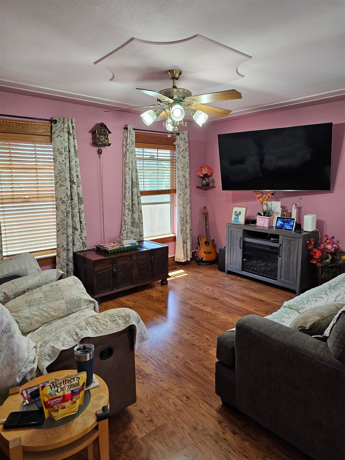 411 J St, Los Banos, CA 93635