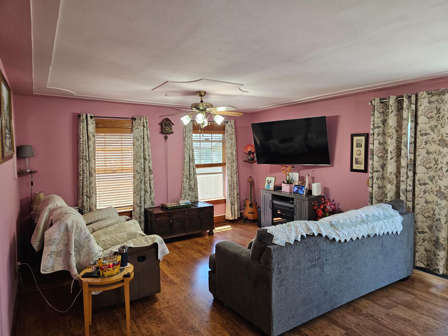 411 J St, Los Banos, CA 93635