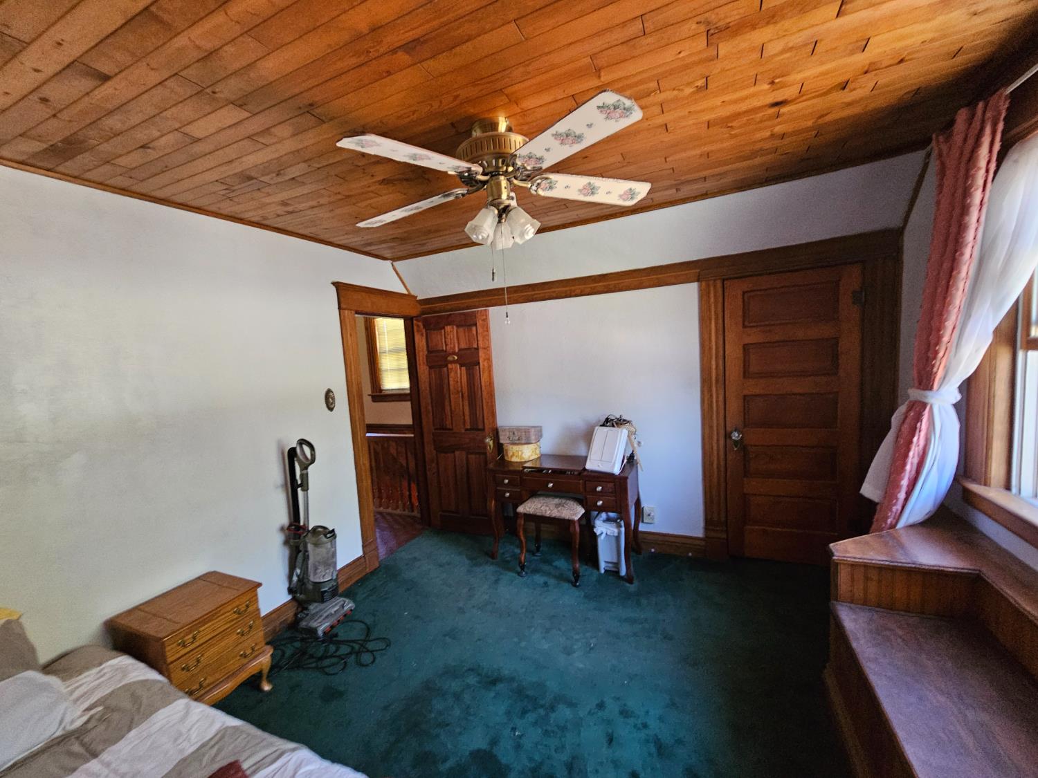 411 J St, Los Banos, CA 93635