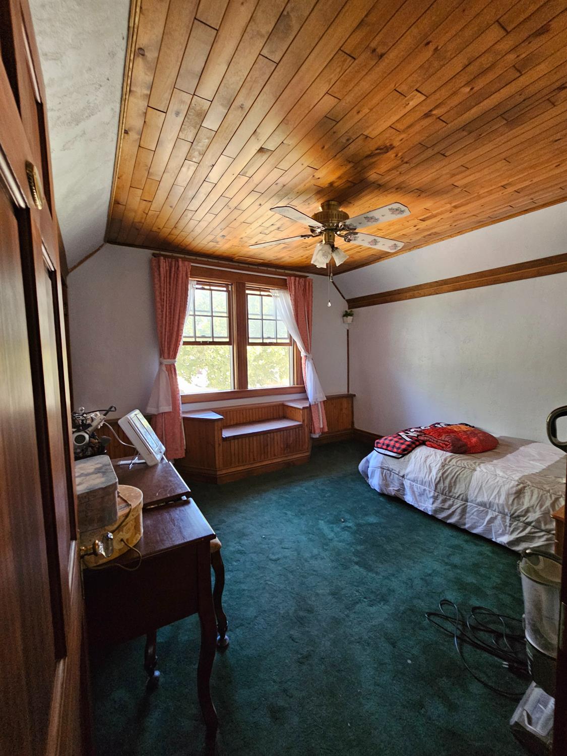 411 J St, Los Banos, CA 93635