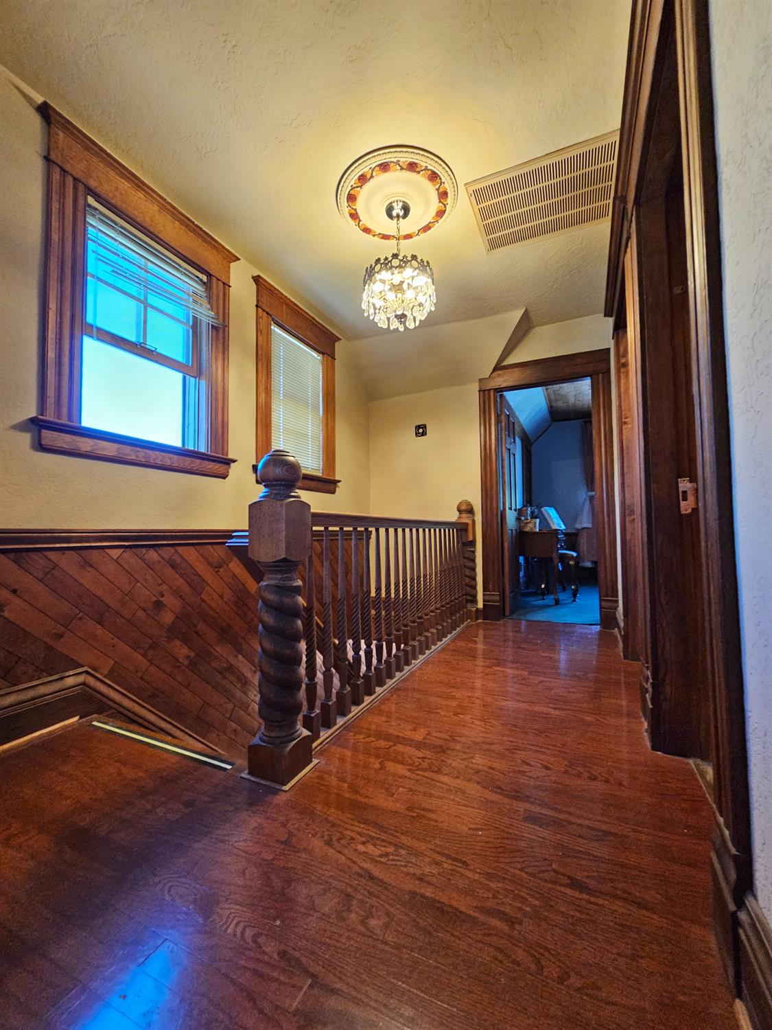 411 J St, Los Banos, CA 93635