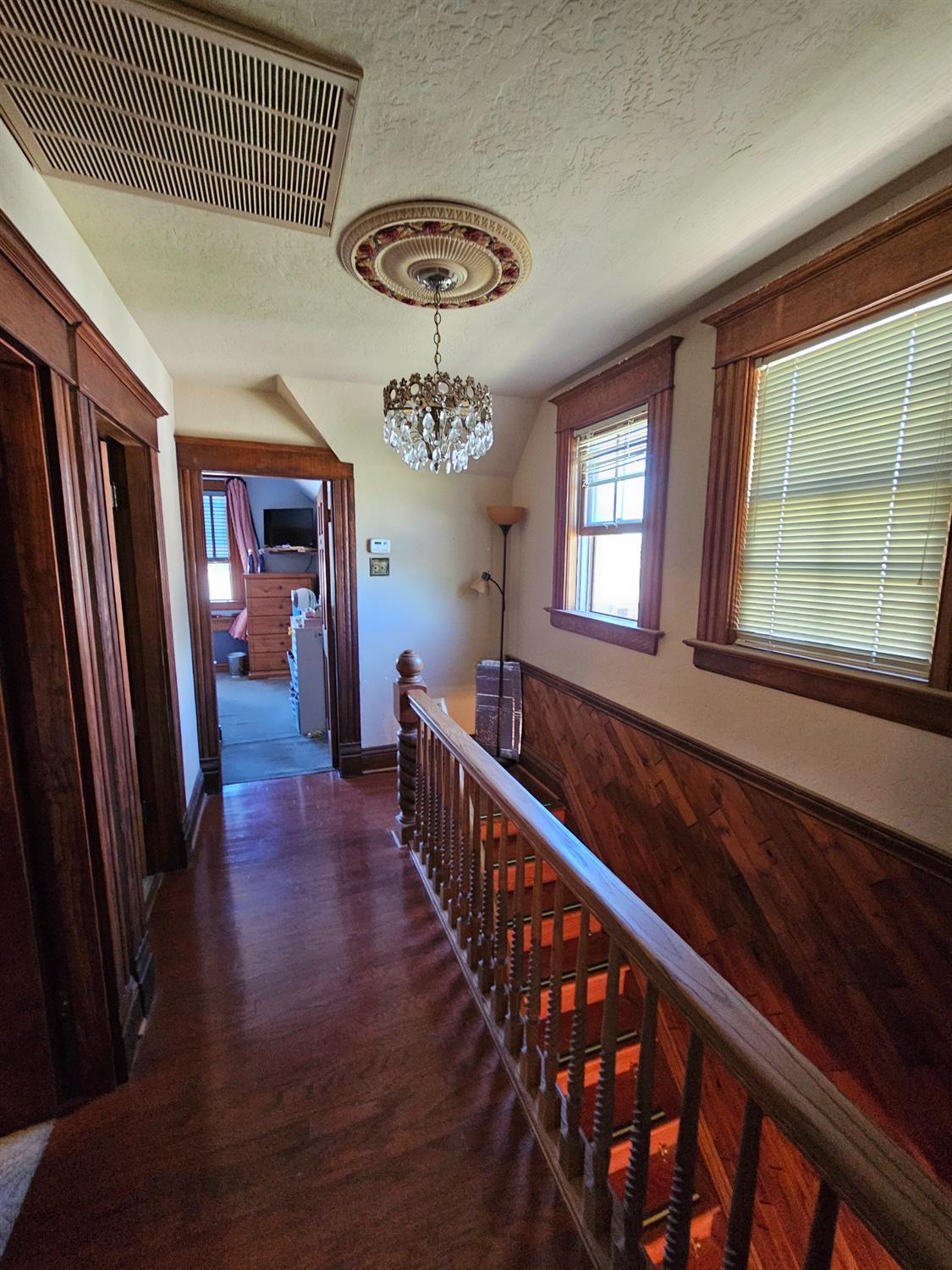 411 J St, Los Banos, CA 93635