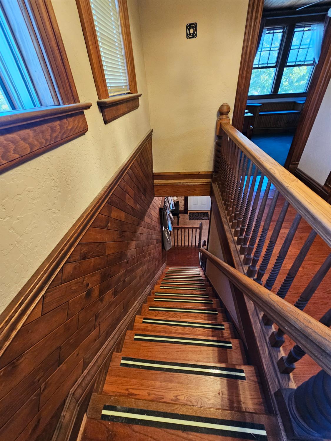 411 J St, Los Banos, CA 93635