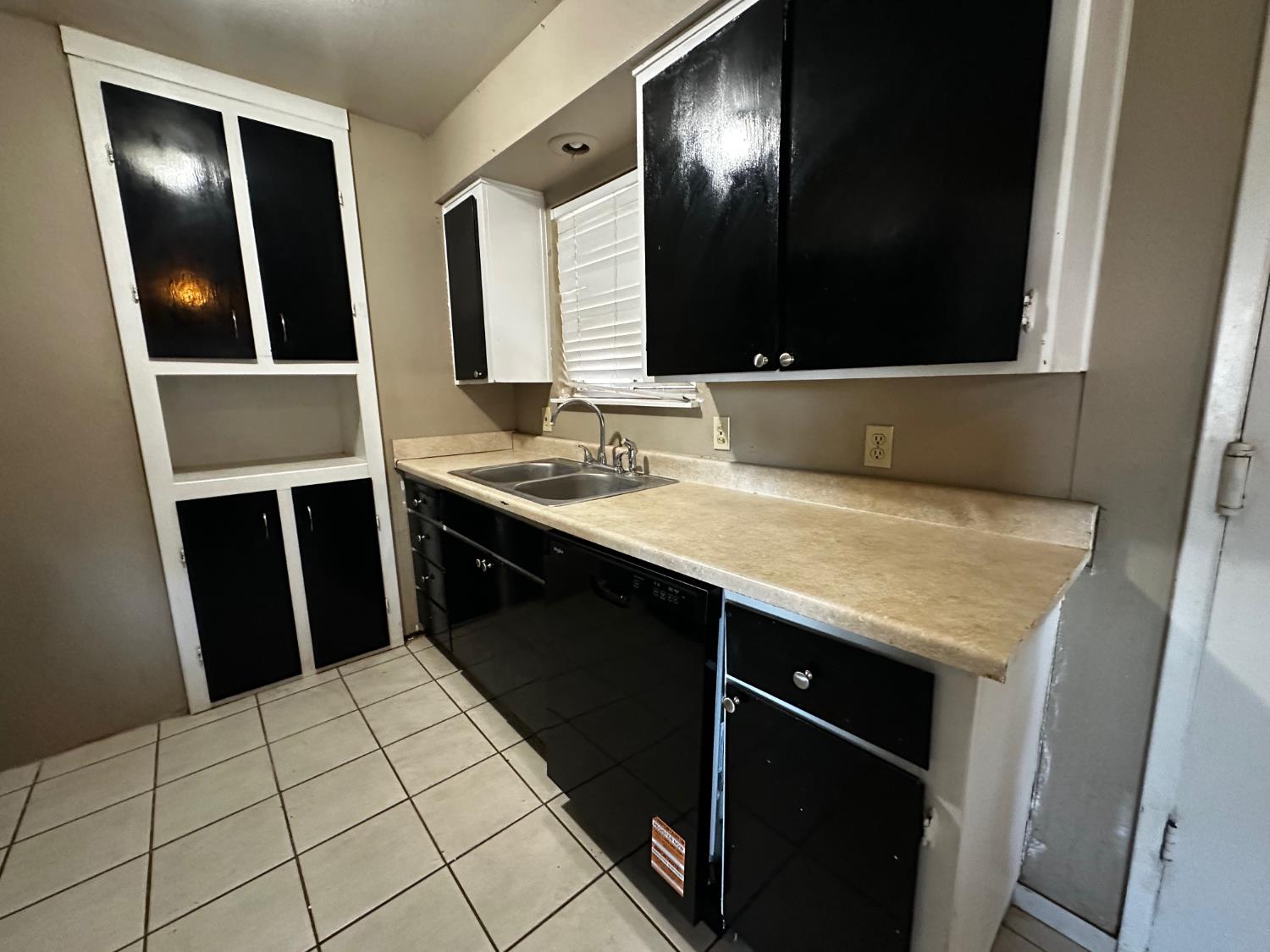 5009 Estates Dr, Modesto, CA 95357