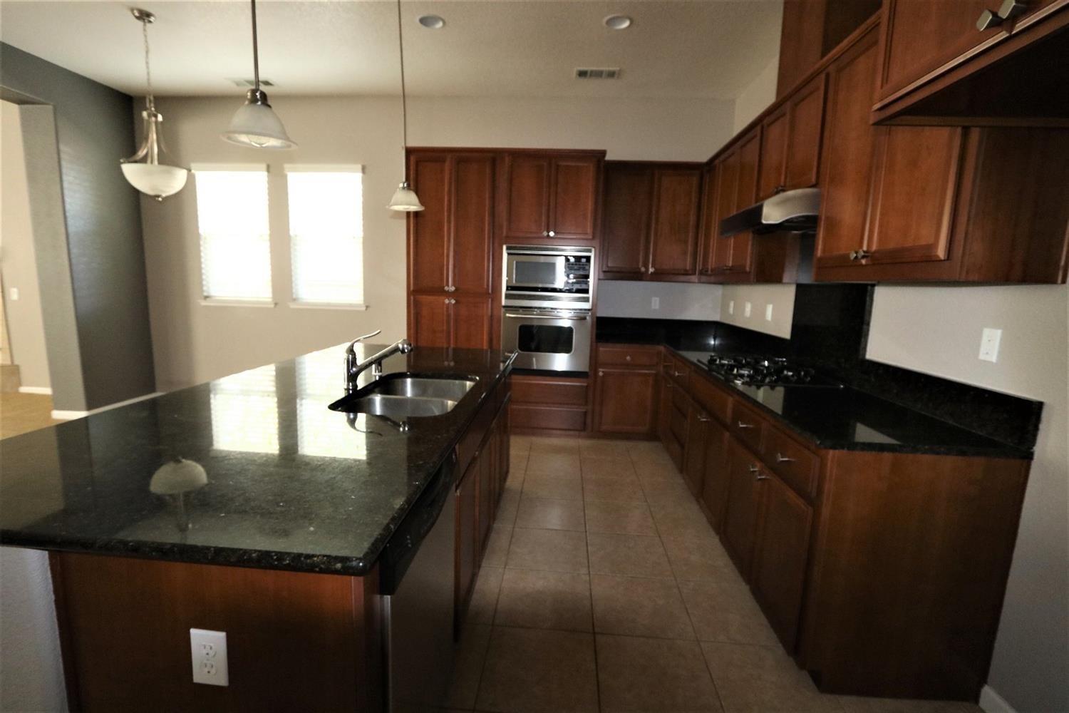 1709 Thomas Ct, Modesto, CA 95355