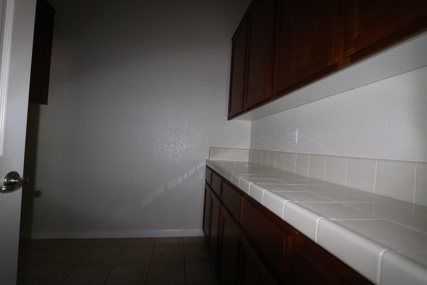 1709 Thomas Ct, Modesto, CA 95355