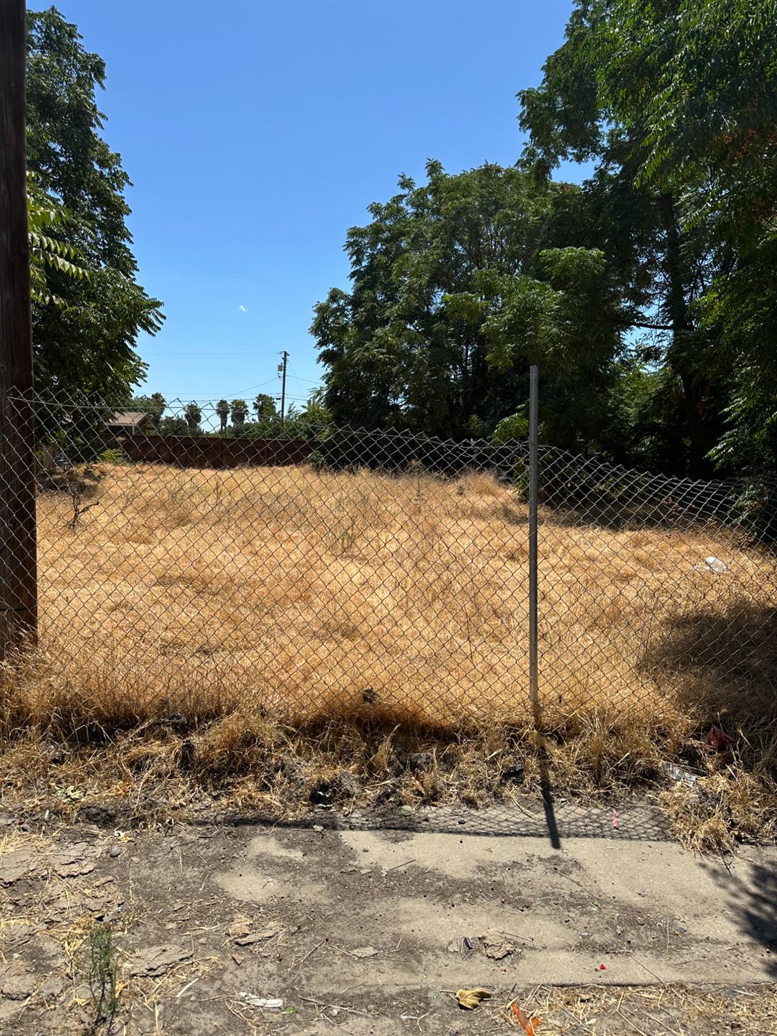 228 H St, Turlock, CA 95380