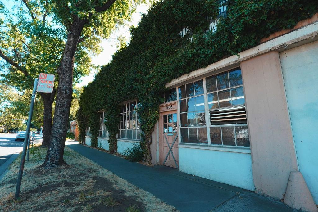 1106 G St, Modesto, CA 95354