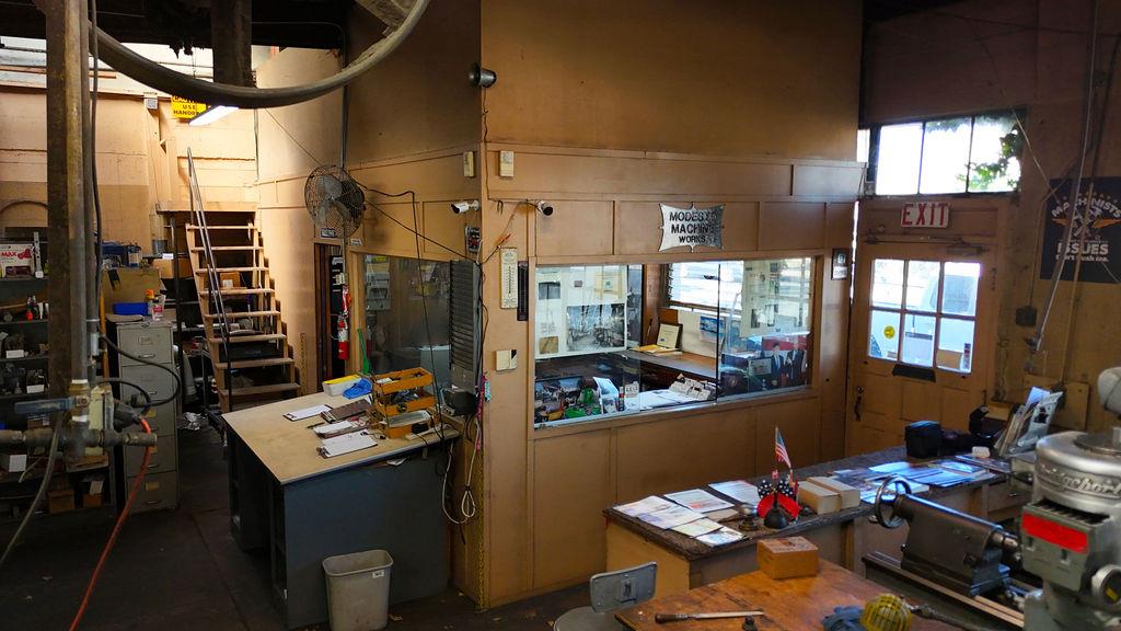 1106 G St, Modesto, CA 95354