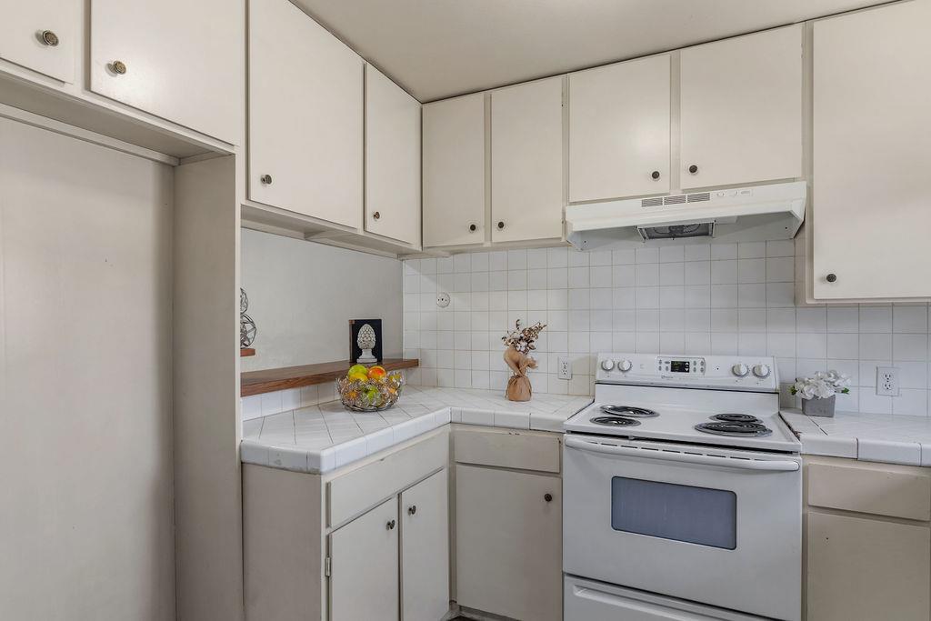 805 Tully Rd #4, Modesto, CA 95350