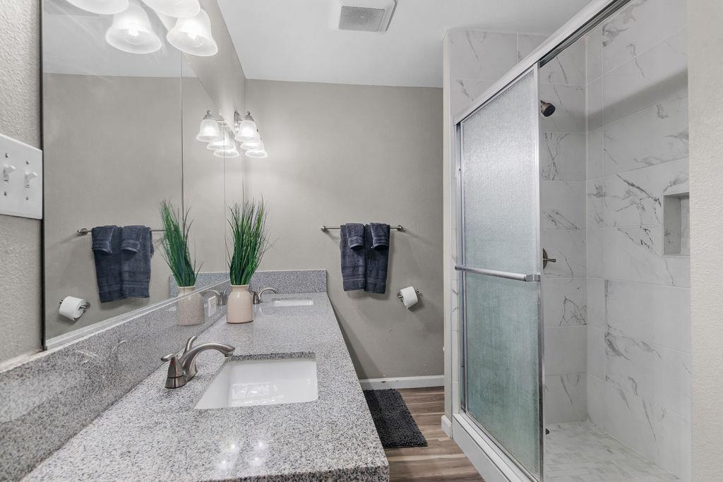 805 Tully Rd #4, Modesto, CA 95350