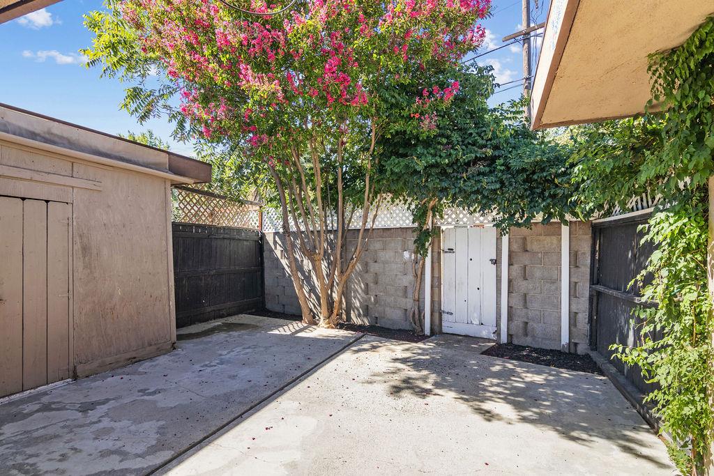 805 Tully Rd #4, Modesto, CA 95350