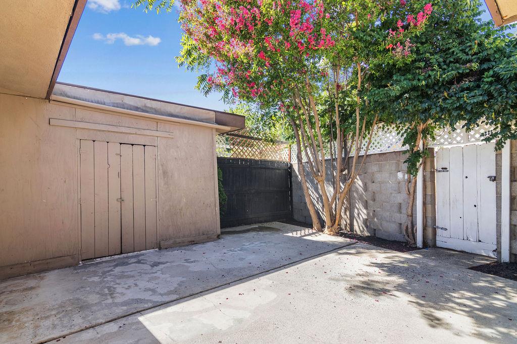 805 Tully Rd #4, Modesto, CA 95350