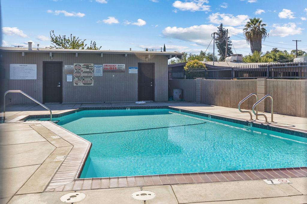 805 Tully Rd #4, Modesto, CA 95350