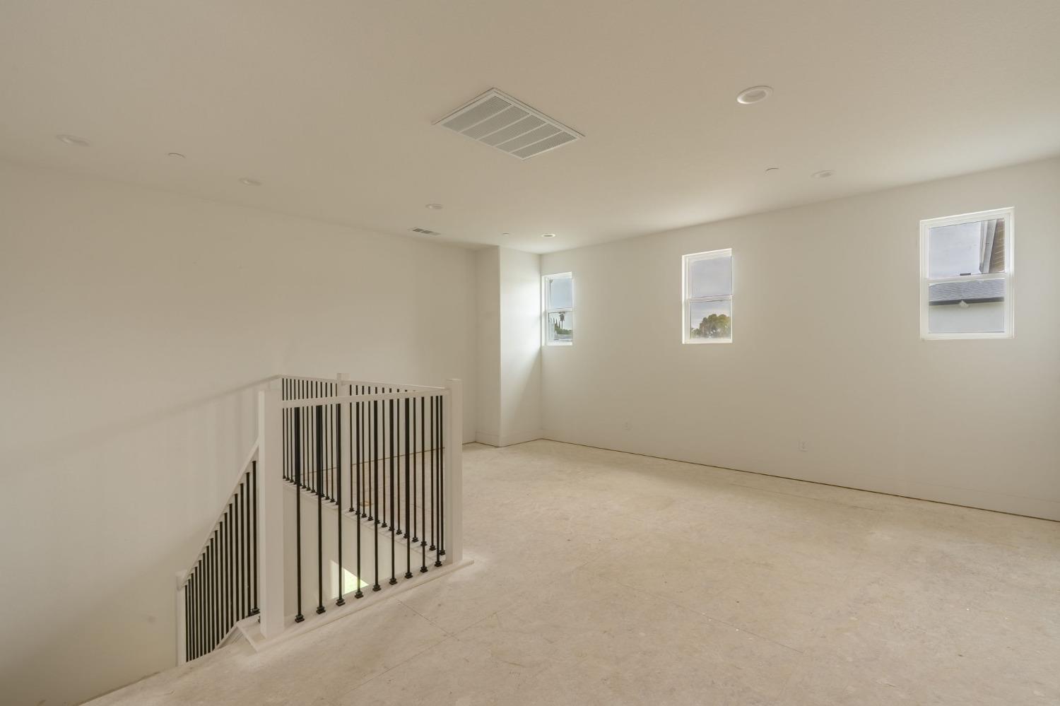 817 Tiffani Way, Oakdale, CA 95361