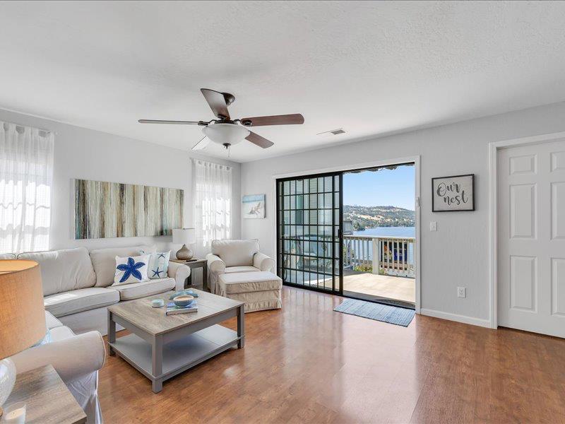 438 Hilltop Estates Dr, Copperopolis, CA 95228