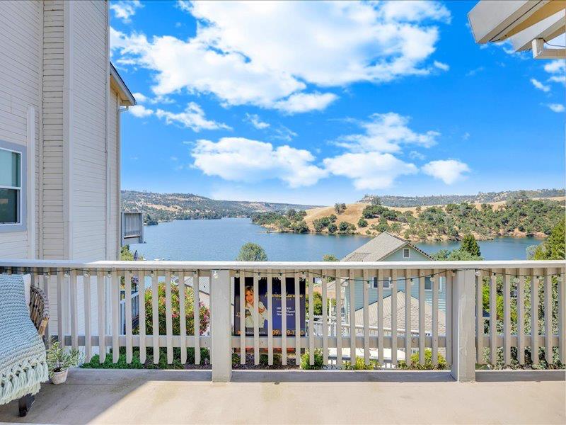 438 Hilltop Estates Dr, Copperopolis, CA 95228