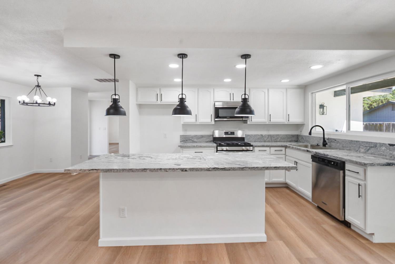 1612 Bellevue Ct, Modesto, CA 95350