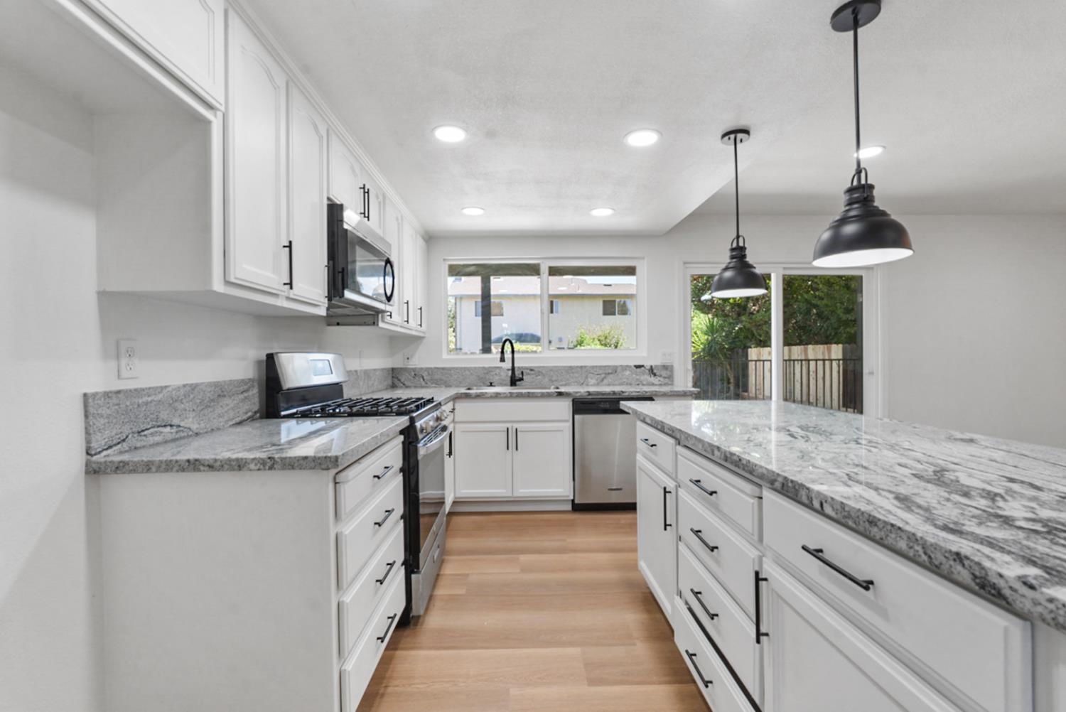 1612 Bellevue Ct, Modesto, CA 95350