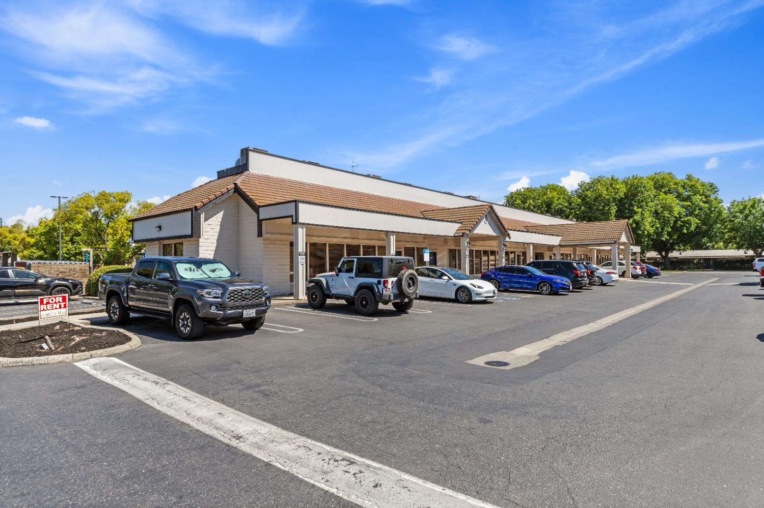 2125 Wylie Dr, Modesto, CA 95355