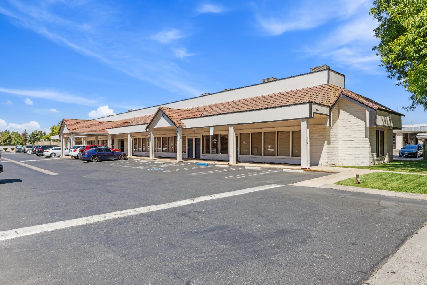 2125 Wylie Dr, Modesto, CA 95355