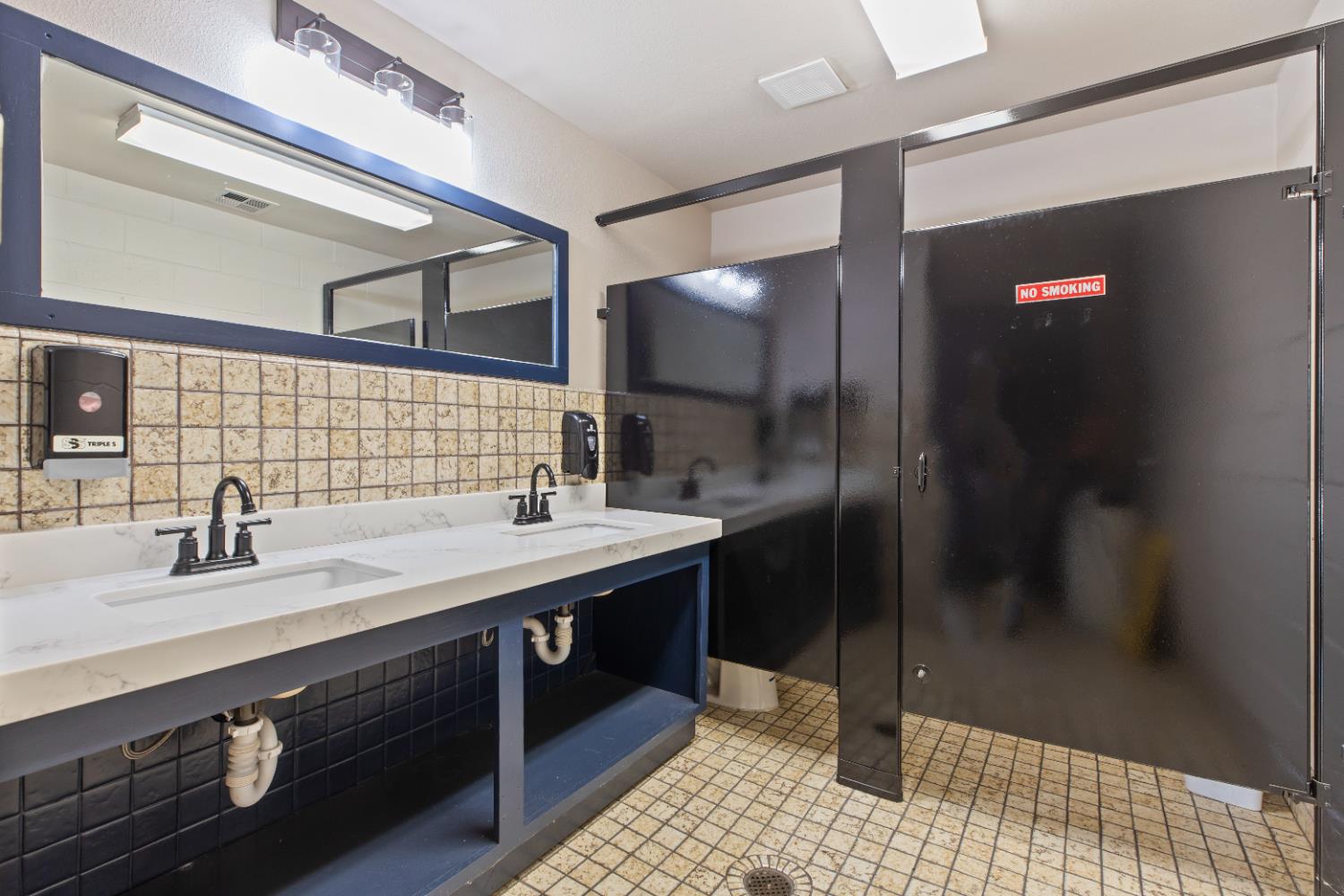 2125 Wylie Dr, Modesto, CA 95355