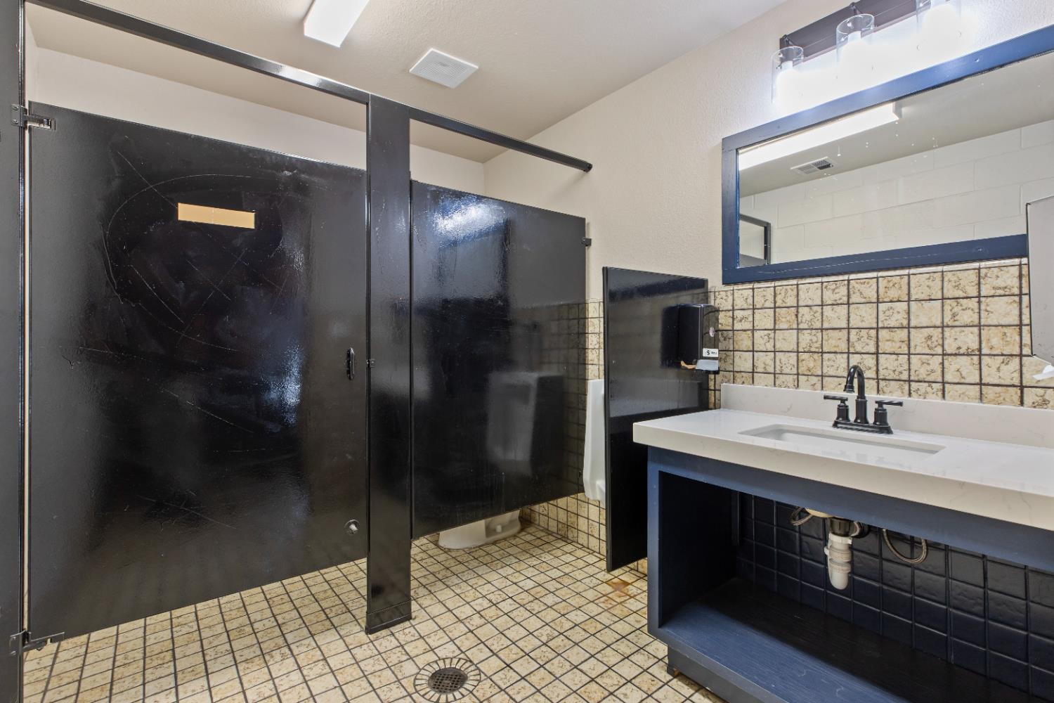 2125 Wylie Dr, Modesto, CA 95355