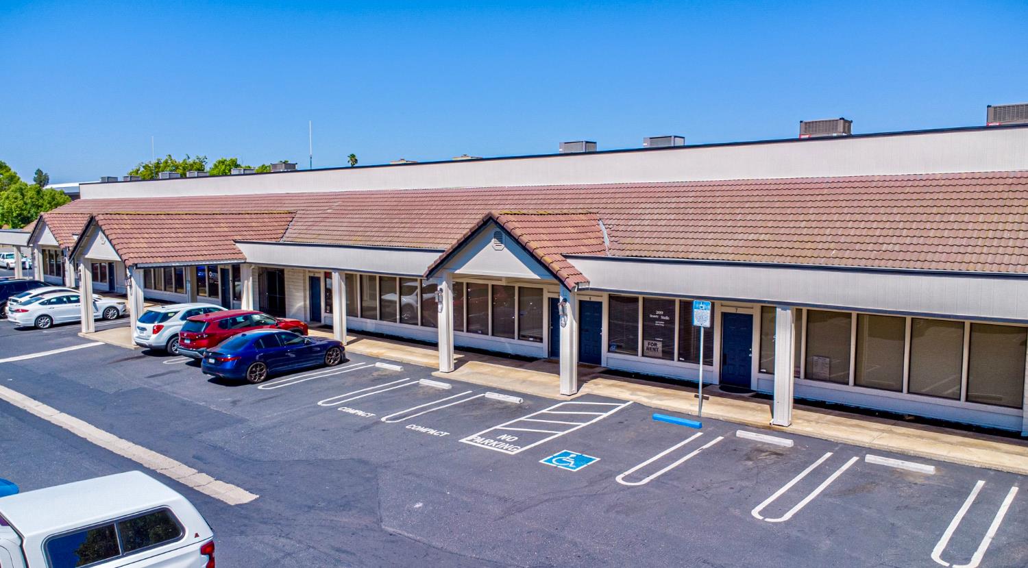 2125 Wylie Dr, Modesto, CA 95355