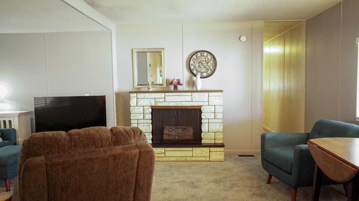 1400 N Tully #187, Turlock, CA 95380