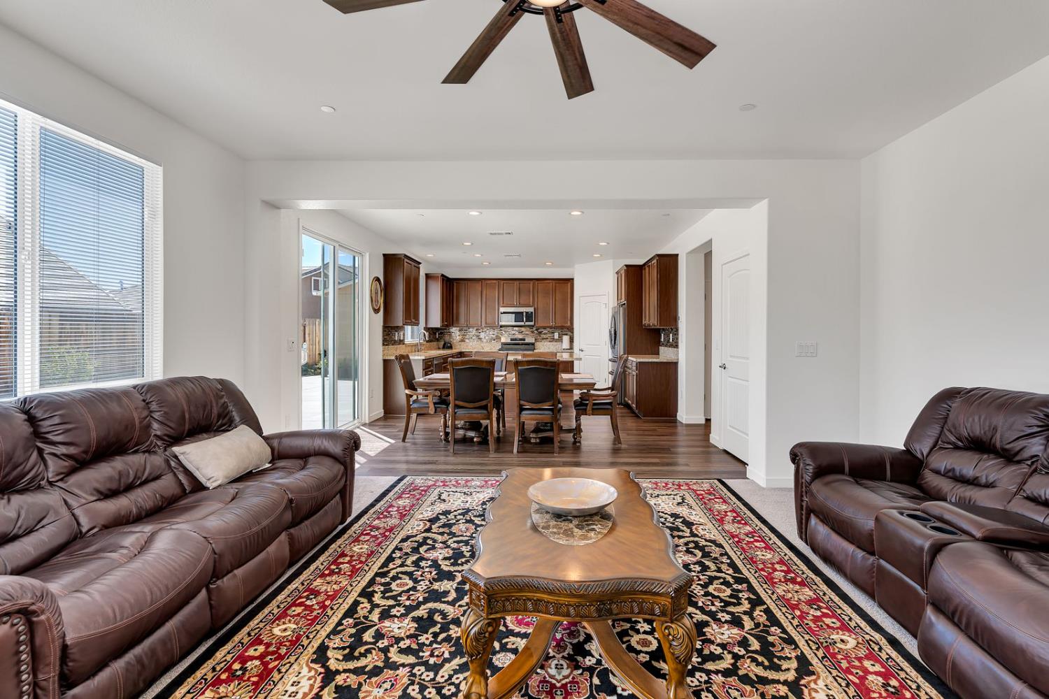 1856 Morro Ct, Los Banos, CA 93635