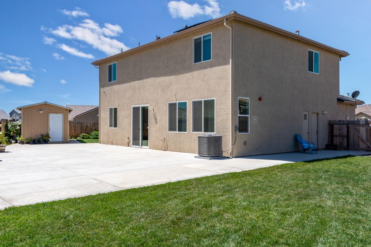 1856 Morro Ct, Los Banos, CA 93635