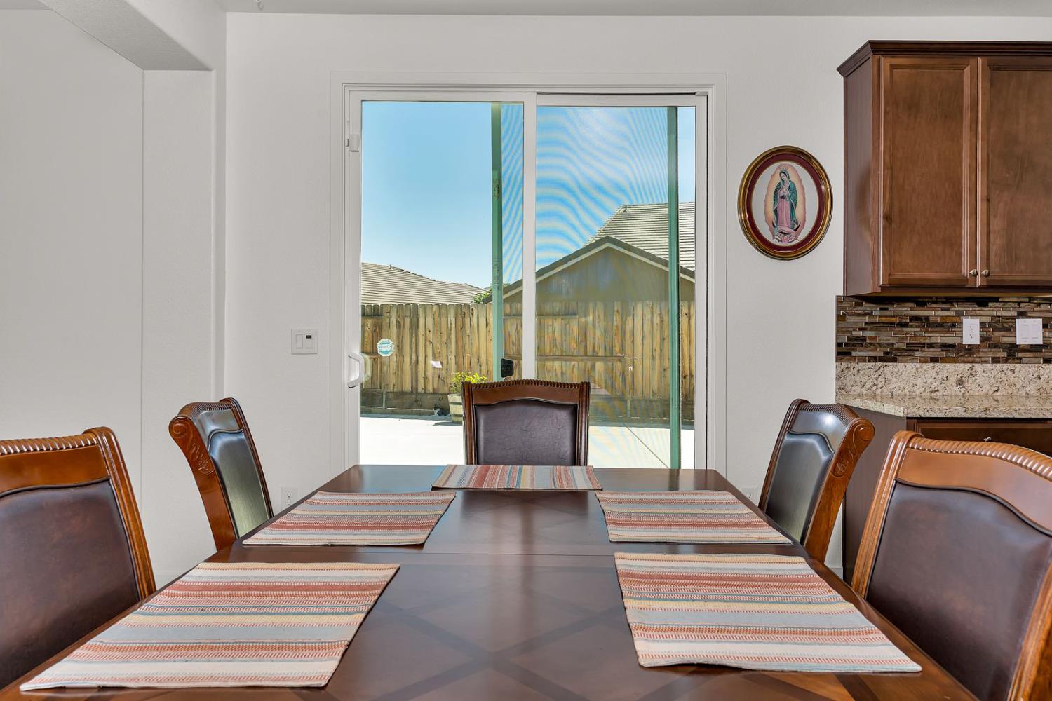 1856 Morro Ct, Los Banos, CA 93635