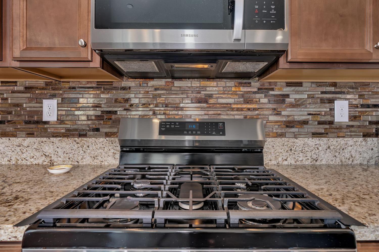 1856 Morro Ct, Los Banos, CA 93635