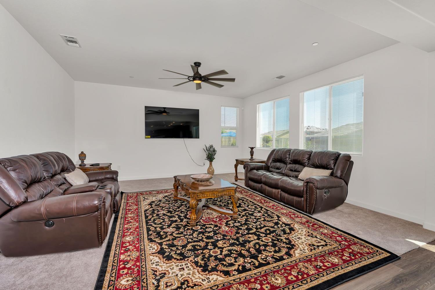 1856 Morro Ct, Los Banos, CA 93635