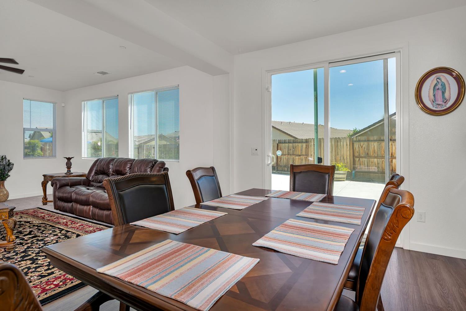 1856 Morro Ct, Los Banos, CA 93635