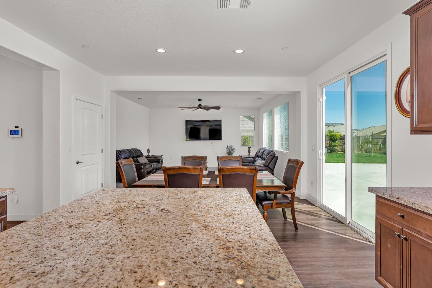 1856 Morro Ct, Los Banos, CA 93635