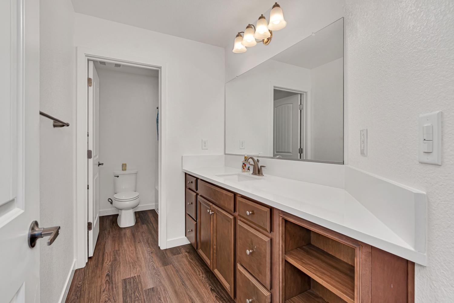 1856 Morro Ct, Los Banos, CA 93635