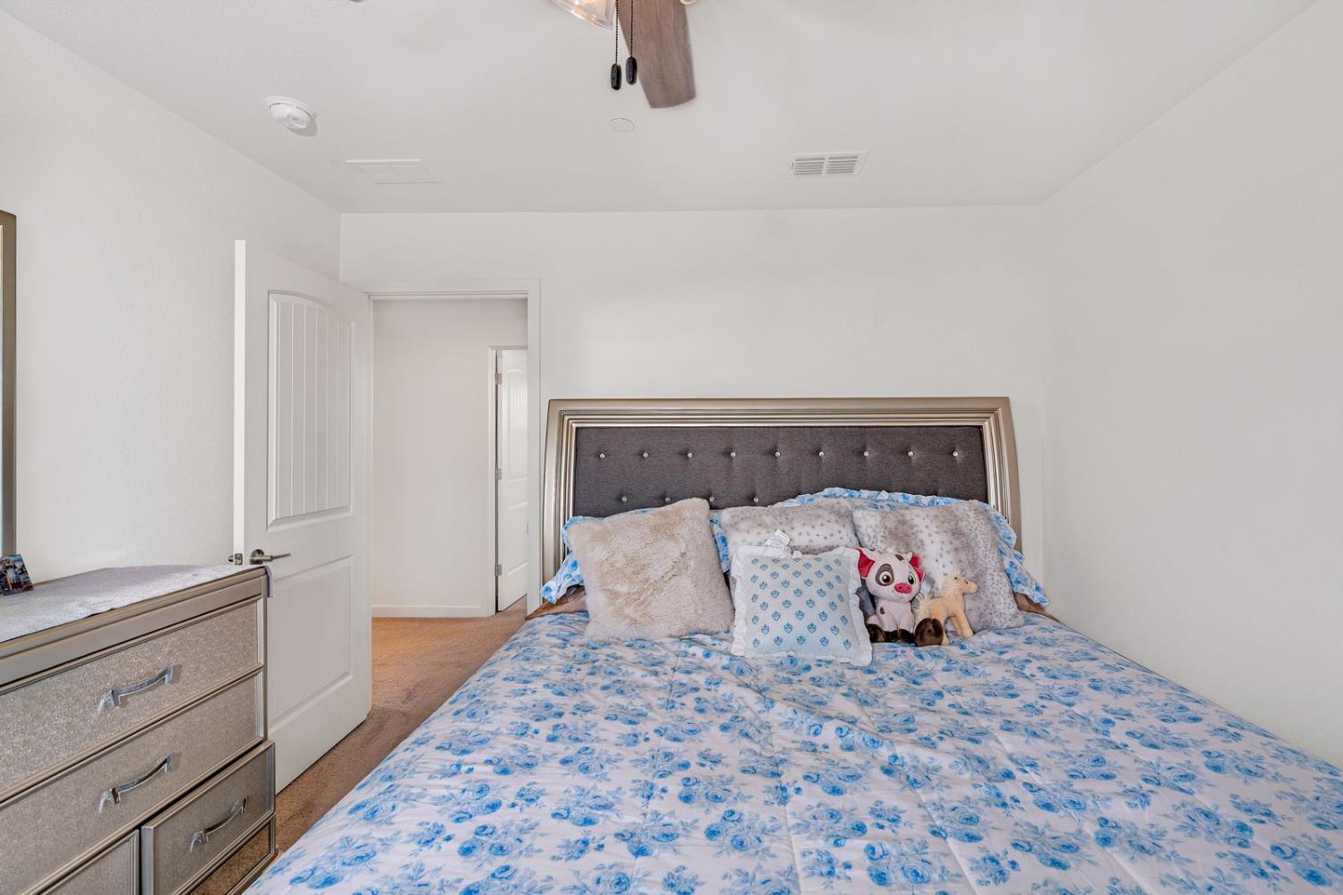 1856 Morro Ct, Los Banos, CA 93635